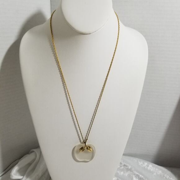 Avon gold tone clear apple 22"-1 1/2" wide pendant 1.1401 - Picture 1 of 8